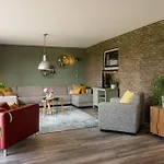 Vakantiewoning Le Garaazje شقة 'S-Gravendeel