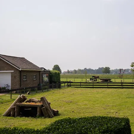 Vakantiewoning Le Garaazje * 'S-Gravendeel