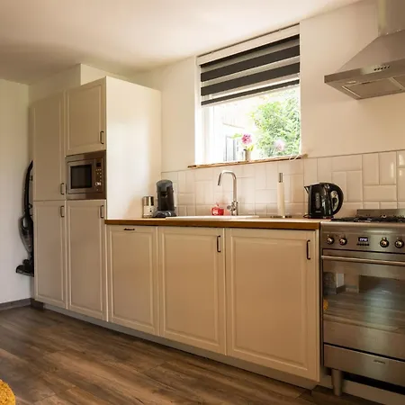 Vakantiewoning Le Garaazje * 'S-Gravendeel