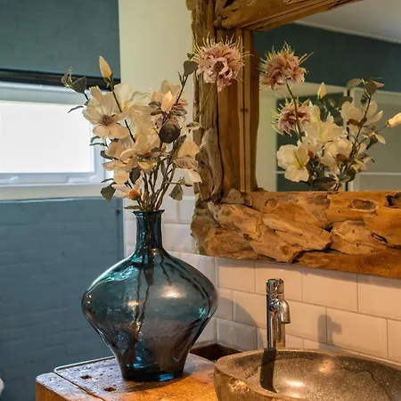 Vakantiewoning Le Garaazje * 'S-Gravendeel