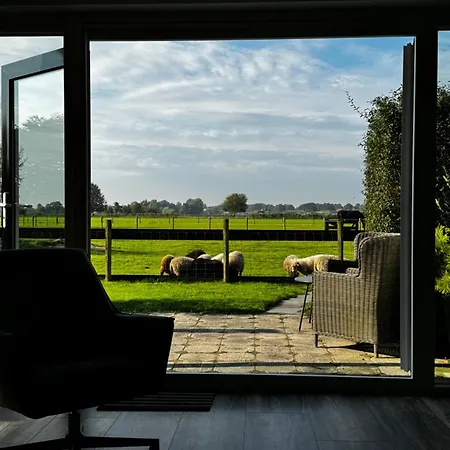 Vakantiewoning Le Garaazje 公寓 'S-Gravendeel