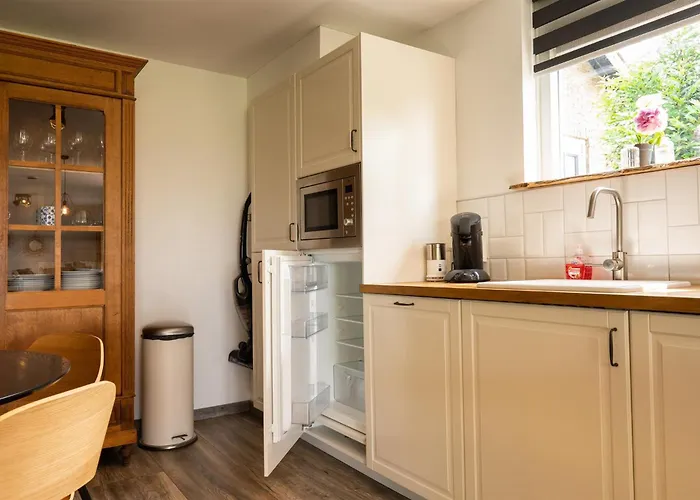 Vakantiewoning Le Garaazje Διαμέρισμα 'S-Gravendeel